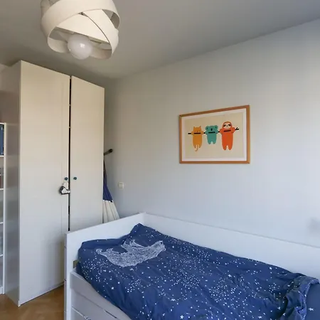 Family Of 102 M2 In The Heart Of The 19th Apartment *
