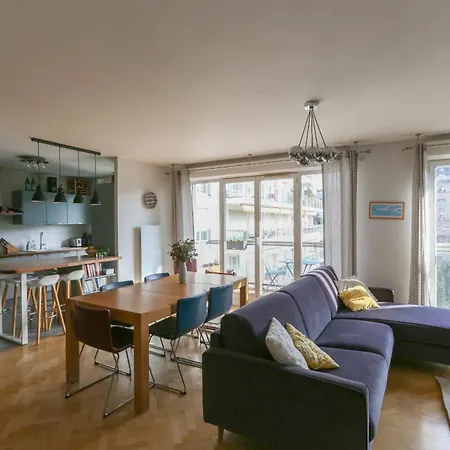Apartment Family Of 102 M2 In The Heart Of The 19th *