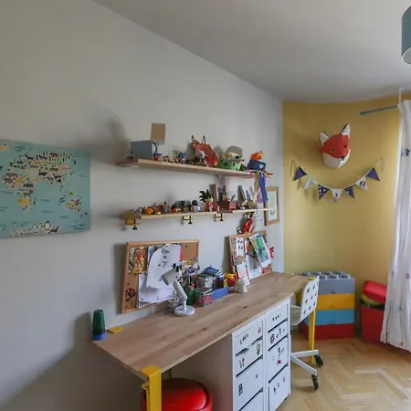 Apartment Family Of 102 M2 In The Heart Of The 19th